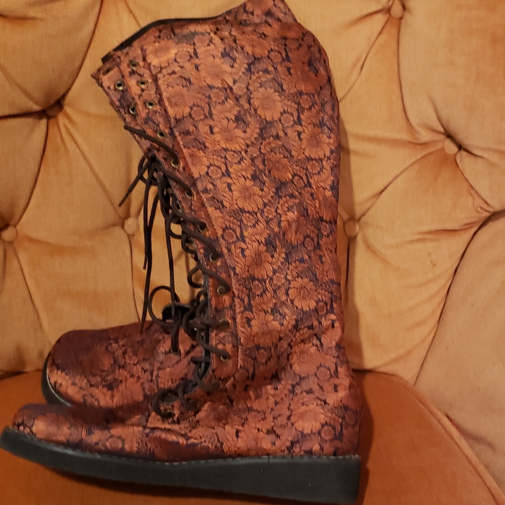 Silk boots